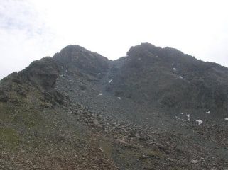 Punta Nord (sinistra) e Sud (destra) dell'Orsiera viste dal Colle