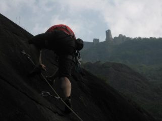 arrampicare sotto la Sacra