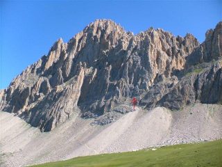 Parete sud della Meja ed attacco della via Piccola Peste
