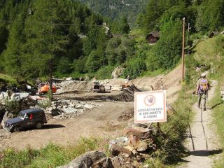 lavori in corso lungo la sterrata