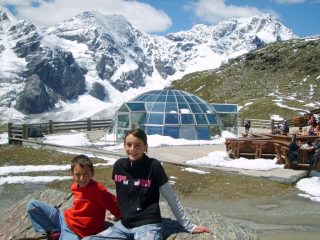 Al rifugio con Zebrù e Ortles sullo sfondo