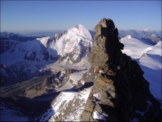 Salendo la cresta Sud...vista super sulla Dent D'Herens