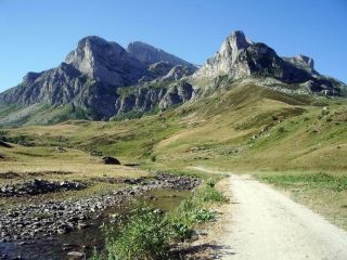 La cima delle Saline al centro sullo sfondo