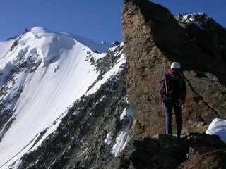 in cresta verso la vetta
