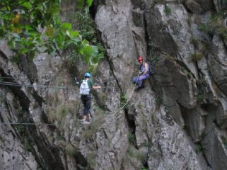 Marco in azione sul ponte tibetano