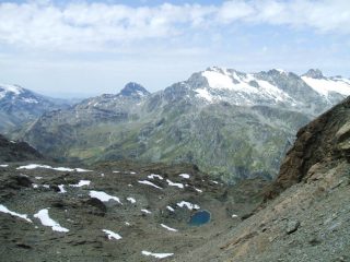 Dal colle: la parte alta del vallone di Maison Forte ed il Rutor