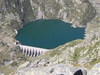 Zommata sul lago Eugio dalla cima Testona.