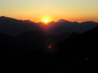 uno splendido tramonto osservato dal Rifugio Dondena (8-9-2007) 