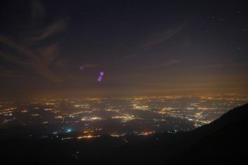 la pianura illuminata dal rifugio Fornetto.