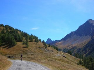 dopo San Veran con la vista del Roc della Niera