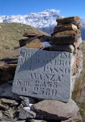 La lastra di pietra con il Rocciamelone
