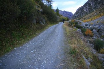 salendo verso il Rifugio Bezzi (6-10-2007)