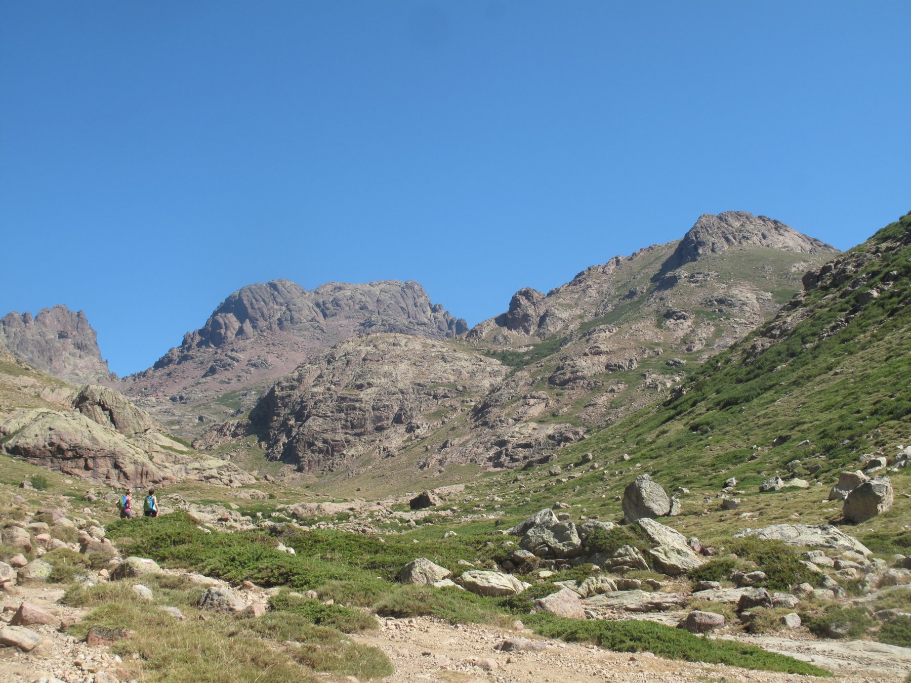 Nel vallone che sale al rifugio Ciottulo i Mori