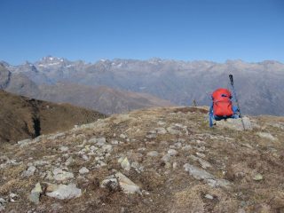 Cresta di Punta dell'Aggia, con sfondo il Gran Paradiso