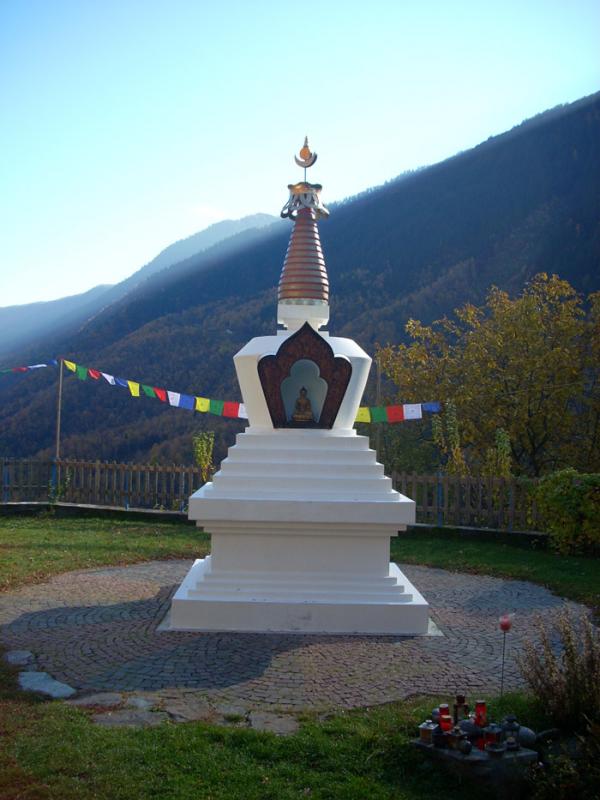 lo stupa del villaggio