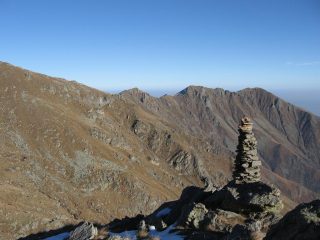 La torreta dell'Alpe Chiaromonte in discesa su Traversella