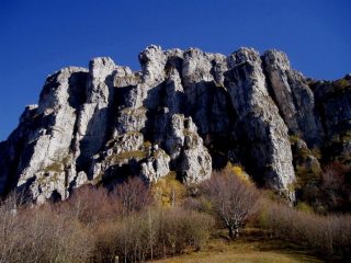 Bastionata rocciosa sovrastante il passo del Fò