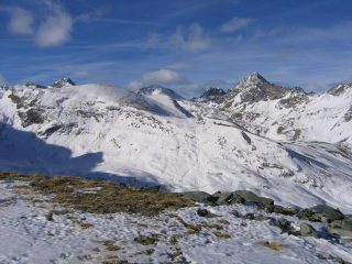 Le montagne, dopo il passaggio del vento... (di fronte, il mont Rascias).
