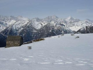 Pizzo d'Andolla e Weissmeis dalla dorsale