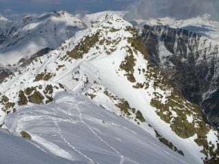 panorami dalla cima : la vicina Cima del Rous (30-12-2007)