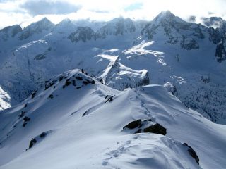 la parte finale della cresta seguita, vista dalla cima (30-12-2007)