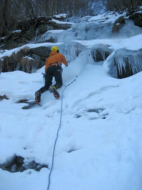 Ale all'inizio del primo tiro, nella neve