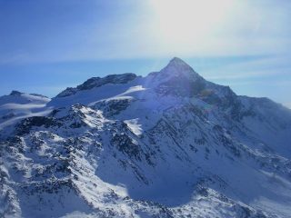 Il pizzo Scalino visto dalla cima 
