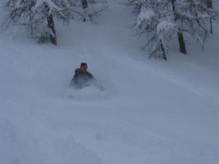 Discesa in un metro di neve fresca