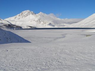 Diga del moncenisio parzialmente gelata