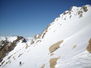 Cabana arranca verso la vetta