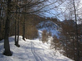 La dorsale sopra il Santuario di Retempio.