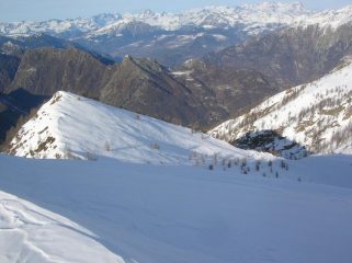 Dalla cima i pendii di discesa.
