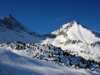 Il colle Charbonnière tra il Gran Nomenon ed il Monte Favret