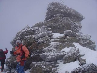 Un folletto di nome Lucio si aggira nei pressi della croce di vetta