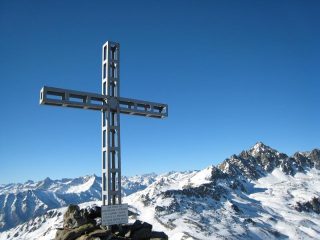 La vetta con a destra la Cima delle Lobbie