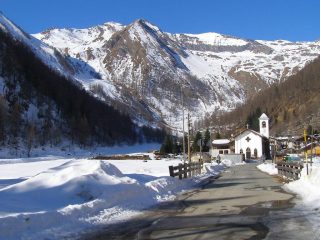 Piamprato, dominato dalla Rosa dei Banchi