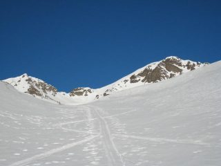 I pendii che portano al colle(la cima è sulla dx)
