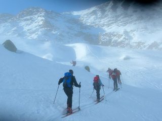 Il corso che sbuca dalle nebbie