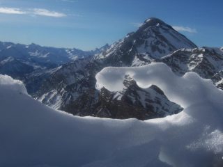 ghirigori di neve..con dietro lo chaberton
