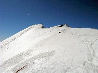 La vetta ed il pendio sottostante...prima del mio passaggio...