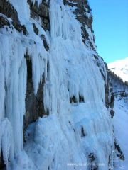 ..affaccio verso l'immensa colata centrale di Geronimo...foto m.conti