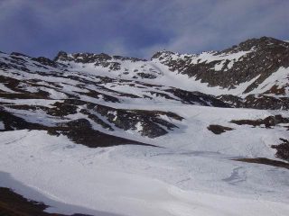 Al centro la Cima del Baracun con a sx la selletta sciistica.