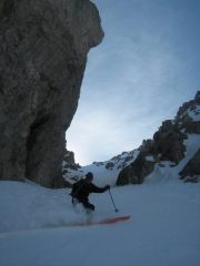 In discesa presso la grotta
