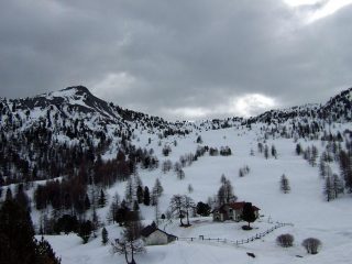 la conca di lago nero con il colle Begino