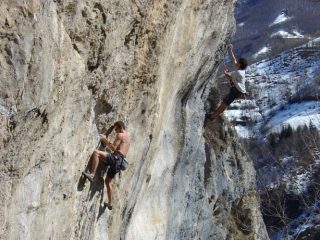 scalatori di livello sui tiri + difficili della falesia