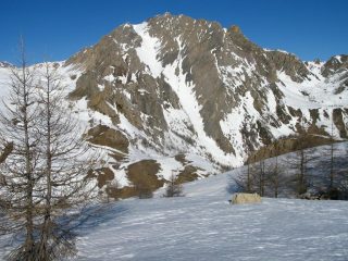 il Monte Cassorso m. 2776 con il suo bel canalone Ovest visto dal Vallone Margherina (2-3-2008)