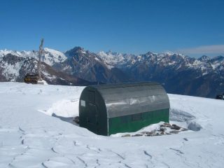 il bivacco della forestale appena sotto alla punta