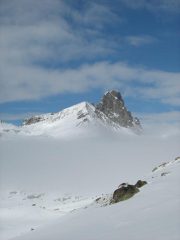 il Roc della Niera spunta dalle nebbie