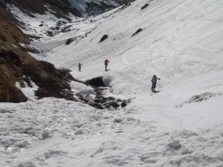 in salita nello stretto vallone