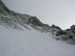 Verso l' uscita dal canale superiore sulla cresta sud.